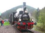 Preuische Tenderlok T3 89 7159 steht am 24/4/2005 mit Kuckucksbhnelzug in Elmstein (Pfalz). 