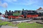 Impressionen von den Rieser Dampftagen im Bayerischen Eisenbahnmuseum: Lok 9  Ries  legt sich ins Zeug um 94 1697 auf ihren Platz am Lokschuppen zu schieben.