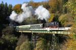 Zum offiziellen Jubilum 125 Jahre Rbelandbahn pendelte 95 027 mit einem Sonderzug im Stundentakt zwischen Rbeland und Michaelstein. Das traumhafte Herbstwetter im Harz verste den vielen angereisten Eisenbahnfreunden dieses Ereignis; 23.10.2010