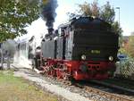 97 501 am 30.09.19 mit Sonderzug SAB 421 bei der Ausfahrt aus Münsingen Richtung Engstingen.