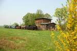 07.05.2006 Dampfsonderzug mit 131.060 von Zarrentin fhrt nach Hagenow Stadt gerade am ehemaligen Bf. Bobzin vorbei