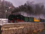 BR 99 1761-8 zieht den zweiten Erffnugszug 
Richtung Dipps. am 13.12.08 um 12:30Uhr in Freital