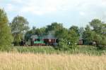 I K No. 54 und IV K No. 176 mit einem Fotogterzug auf der Lnitzgrundbahn, hier auf dem Dippelsdorfer Damm (16.06.12)