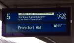 Meine Damen und Herren, auf Gleis 5 steht bereit der letzte lokbespannte IC aus Saarbrücken nach Frankfurt am Main.
