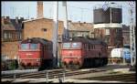 Blick vom alten Bahnsteig des HBF Stendal in das BW Stendal:  Am 20.5.1993 standen dort noch einsatzbereit 220328 und 220195