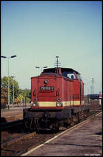 Diesellok 110002 der DR am 3.10.1990 im Bahnhof Gotha.