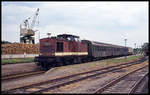 112485 hält hier am 22.6.1991 mit dem P 8414 nach Quedlinburg im Bahnhof Gernrode. Der Zug befuhr die damals noch bestehende Kursbuchstrecke 332.