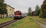 204 311-5 MTEG (202 311-7)fuhr am 24.09.17 dem Anti-Drogenzug REVOLUTION TRAIN von Schleiz über Plauen/V. oberer Bahnhof, Vojtanov und Aš nach Selb Stadt. Hier ist der Zug in Mühltroff zu sehen.