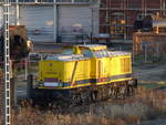 V 100.01 ( 202 481-8 ) vom Regio Infra Service vor der neuen Eisenbahnwelt in Gera am 4.12.2019