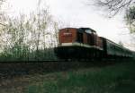 202 446-1 im Mai 1999 kurz vor dem Haltepunkt Grlitz-Weinhbel aus Richtung Zittau komment.(KBS 231  Neietalbahn )