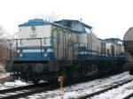 Die 1401 und 1702 der Firma D&D warten am 23.01.2010 in Bad Langensalza Ost auf die entladenen Getreidewagen.