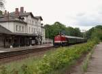 Am 16.05.14 wurde ein Sonderzug von Glauchau/Sachs. nach Saalfeld/Saale überführt.
Mit 112 565 und 01 509 der PRESS, hier in Pößneck zusehen.