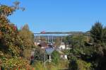 125 Jahre BSg, hier ist 112 565-7 mit ihrem Pendelzug auf dem Markersbacher Viadukt zu sehen, 04.10.2014.