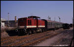 112220 fährt am 17.3.1990 um 12.53 Uhr mit dem P 8410 nach Quedlinburg im Bahnhof Gernrode, ehemalige KBS 332,ab.