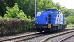 Die 203 004-7 von Duisport Rail rangiert in Duisburg-Rheinhausen-Ost. Aufgenommen vom Bahnsteig in Duisburg-Rheinhausen-Ost. Bei Sommerwetter am Nachmittag vom 26.7.2017.