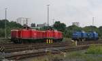 4x V 100 in Hof Hbf oder West und Ost friedlich vereint, das habe ich mit dem Bild vom 25.07.2011 festgehalten.