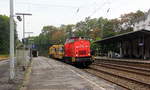 203 111-0 von Rail-Cargo-Carrier kommt mit einem Kirow-Kran 88500   von Aachen-Hbf nach Köln-Gremberg und kommt aus Richtung Aachen-West,Aachen-Schanz,Aachen-Hbf,Aachen-Rothe-Erde,Eilendorf,Stolberg-Hbf(Rheinland) und fährt durch Eschweiler-Hbf in Richtung Langerwehe,Düren,Merzenich,Buir,Horrem,Kerpen-Köln-Ehrenfeld,Köln-West,Köln-Süd. 
Aufgenommen vom Bahnsteig 3 von Eschweiler-Hbf.
Bei Regenwolken am Nachmittag vom 14.8.2018.