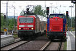 Zwei ex DR Lokomotiven am 14.5.2007 im HBF Helmstedt. Links ist 143927-2 mit einem Dosto in Richtung Magdeburg unterwegs. Daneben ist die ehemalige DR V 100 inzwischen als 203652 dr privaten Pool 17 unterwegs.