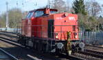 Wedler Franz Logistik GmbH & Co. KG, Potsdam  mit  Lok 26/203 120-1  [NVR-Nummer: 92 80 1203 120-1 D-WFL] am 02.03.22 Berlin-Hirschgarten.