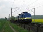 V100-002 und V100-001 der NRS ziehen am 29.04.09 einen Containerzug von Hamburg-Waltershof nach Lbeck-Siems.