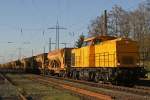 SGL 110 619-4 fhrt am 6.4.10 mit einem Bauzug durch Ratingen-Lintorf