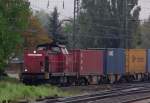 Durchfahrt der 203 007-0 mit einem Containerzug durch Rheydt....auch sie kann wegen der Umstellungsarbeiten an diesem Wochenende nicht rechtsrheinisch ihren Zug in die Niederlande bringen. 5.5.2012