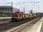 Die 203 004 mit einem Bauzug am 18.04.2010 bei der Durchfahrt am Heimeranplatz (Mnchen).