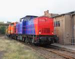 Hier nochmal ein Nachschuss auf den kleinen Lokzug der im Außengelände des Bahnbetriebswerks Stendal eine kleine Rangierfahrt tätigte.