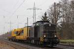 EBM 203 152 am 3.3.14 mit einem Kranwagen in Ratingen-Lintorf.