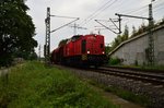 Ein weiterer Ostdiesel kommt vor meine Linse in Lintorf. Hier ist die 203 111-0 mit zwei Selbstentladewagen gen Ratingen gefahren. 13.8.2016