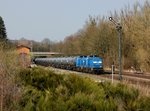 Die 204 010 und die 204 022 mit einem Kesselzug am 02.04.2016 bei der Durchfahrt in Reuth b. Erbendorf.