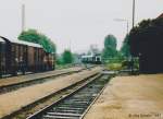 Zugkreuzung in Berching im Mai 1987 zwischen dem Gterzug nach Neumarkt und dem Nahverkehrszug nach Beilngries.