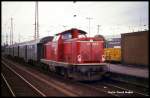 211066 fährt mit den Nahverkehrszug aus Coesfeld am 6.10.1989 um 12.20 Uhr in den HBF Oberhausen ein.