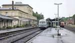 Auch am 12.8.96 gab es in Bad Kissingen noch fünf Gleise. 614 071 stand auf Gleis 2 und 212 326 auf Gleis 3.