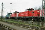 212 349 und 2 364, alle Z Gestellt, am 25.3.04 im Bh Saarbrcken.