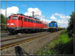 110-404 konnte ich hier mit dem Bauzug zusammen in Szene setzen.(7.6.2009)