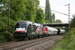 ES64U2-002 und 212 054 von EGP am 23.5.10 in Limmer.