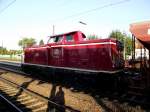 BR 212 047-5 in Mannheim Friedrichsfeld am 25.09.11 mit Bauzug 