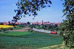 212 285 mit RB 7921 bei Kalchreuth, 29.05.1996.