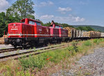 212 297-6 und 213 339 von der Rennsteigbahn stehen am 10.06.16 im Bhf.