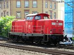 DB Fahrwegdienste 212 323-0 am 17.08.16 in Frankfurt am Main West vom Bahnsteig aus fotografiert