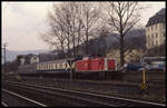 213332 fährt hier mit dem Zug 7575 nach Emmelshausen am 10.3.1993 um 11.32 Uhr in Boppard ab.