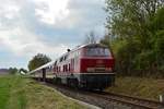 Nachschuss auf die 215 086-0 am Zugschluss des Sonderzuges nach Limburg.

Dornburg 22.04.2017