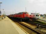 215 911-009 und eine weitere 215 mit Autoreisezug an der Verladestation in Westerland(Sylt)