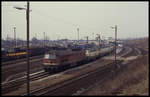 Die DB 216223 hat hier am 29.3.1991 im Grenzbahnhof Gerstungen Vorspann durch die DR 132002 bekommen.