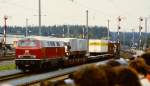 216 156-0 mit RoLa auf der Fahrzeugparade  Vom Adler bis in die Gegenwart , die im September 1985 an mehreren Wochenenden in Nrnberg-Langwasser zum 150jhrigen Jubilum der Eisenbahn in Deutschland stattgefunden hat.