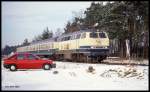 216053 mit Zug 7665 nach Paderborn am 23.3.1994 um 14.07 Uhr auf der Sennebahn bei Schloss Holte.