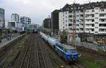 Auf dem Weg von Millingen nach Düsseldorf Reisholz passiert NIAG 8 (ex-DB 216 111-5) am 03.01.2019 mit dem Sodazug für die Firma Henkel den S-Bahn-Haltepunkt Düsseldorf Wehrhahn