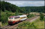 Die 217 001 ist mit einem Messwagen in Richtung ulm unterwegs. Aufgenommen im Juli 2008 bei Urspring.