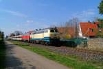 218 460 zog am 07.04.2017 zusammen mit 218 421 den Eurocity 195 auf dem Weg von Zürich nach München durchs Allgäu und hat fast Memmingen erreicht.